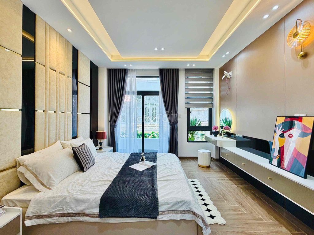 Rent a full interior house near the school of literature, cn four, Q. the ore