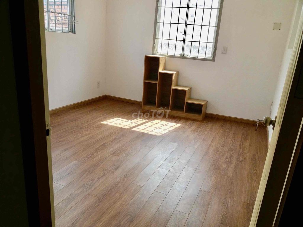 4 x10 m 1st floor (2 bedroom 2 toilets) 4 meters down. Đình Nghi Xuân. Bình Tân