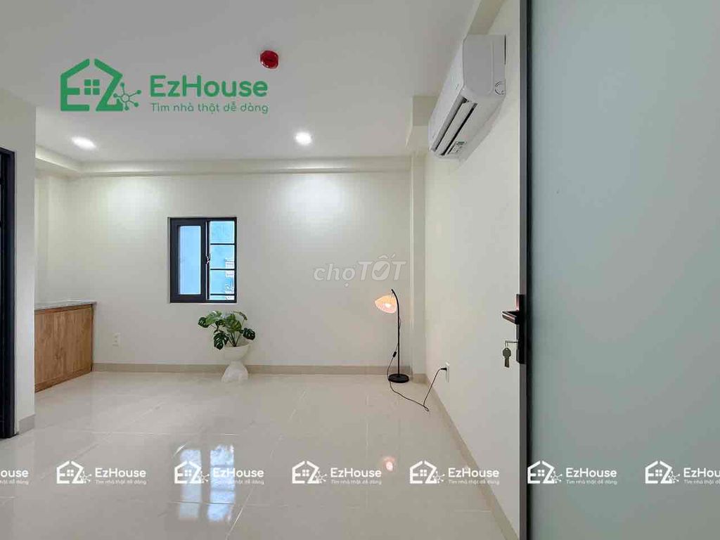 A million-dollar advance, new mini building. 300 meters.