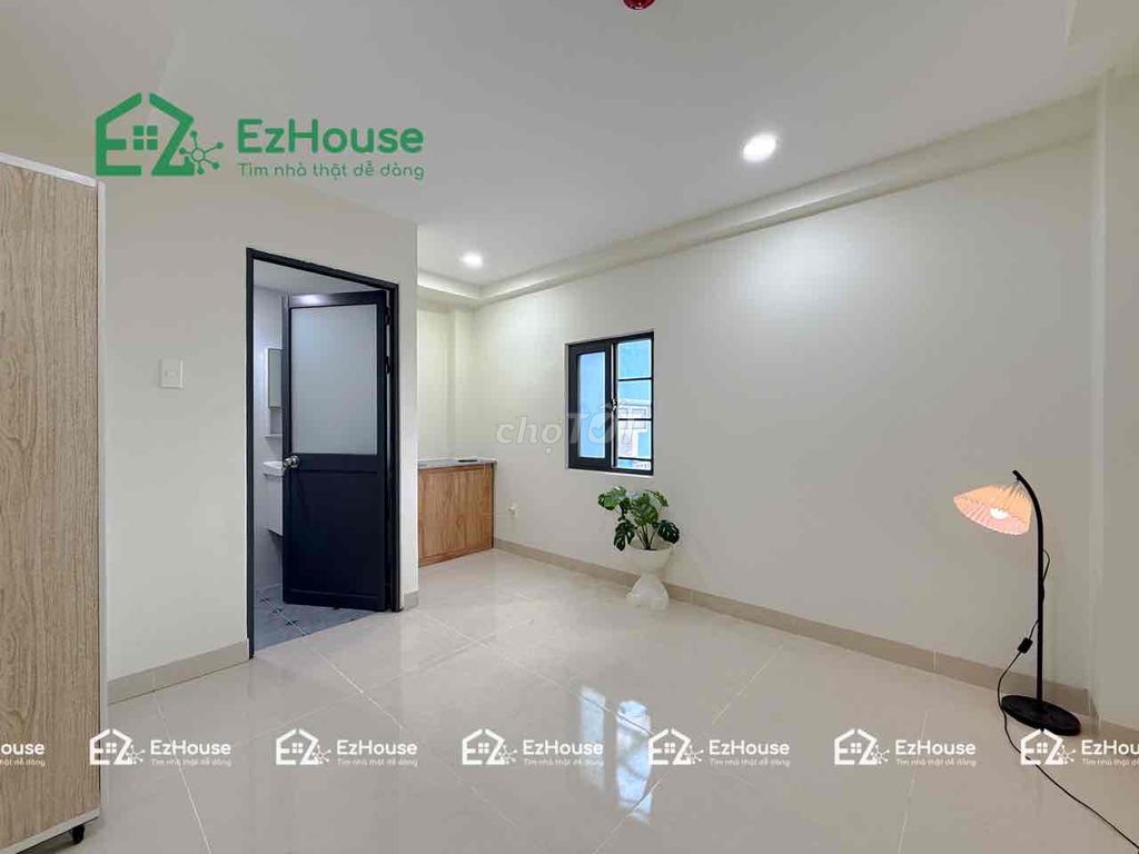 A million-dollar advance, new mini building. 300 meters.