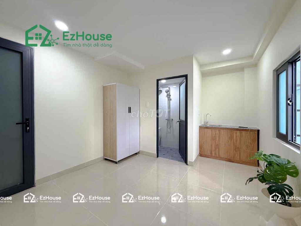 A million-dollar advance, new mini building. 300 meters.