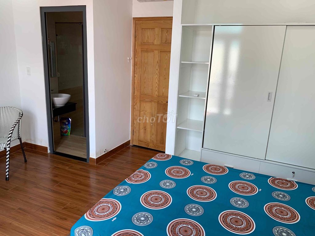 The new 24 meters, clean, nice, V. Roomed, with the big balcony opening up to t.