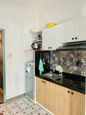 The kitchen room is about to empty.