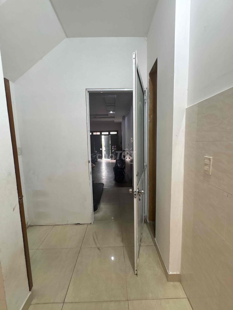 Rent a super room.