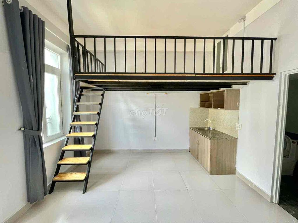 The Gò Vấp private balcony.