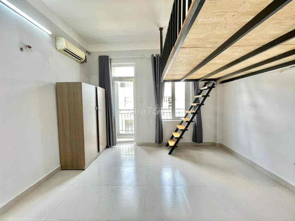 The Gò Vấp private balcony.