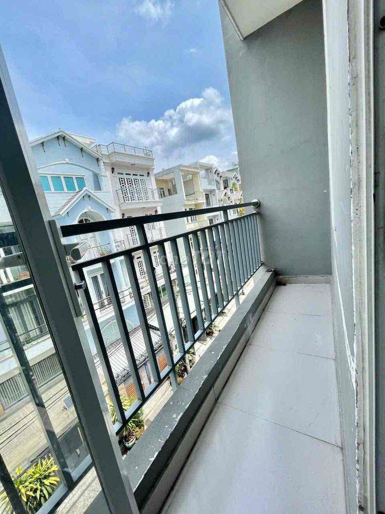The Gò Vấp private balcony.