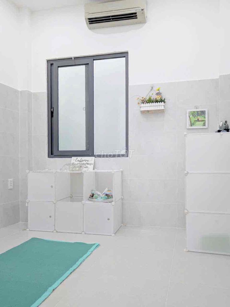 Rent the beautiful new house Phú Nhuận, 1 st floor 1st floor, plus guard, rooftop