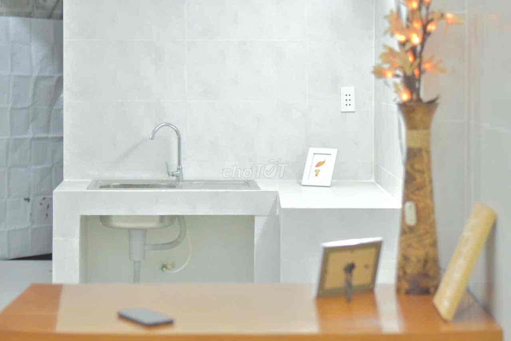 Rent the beautiful new house Phú Nhuận, 1 st floor 1st floor, plus guard, rooftop