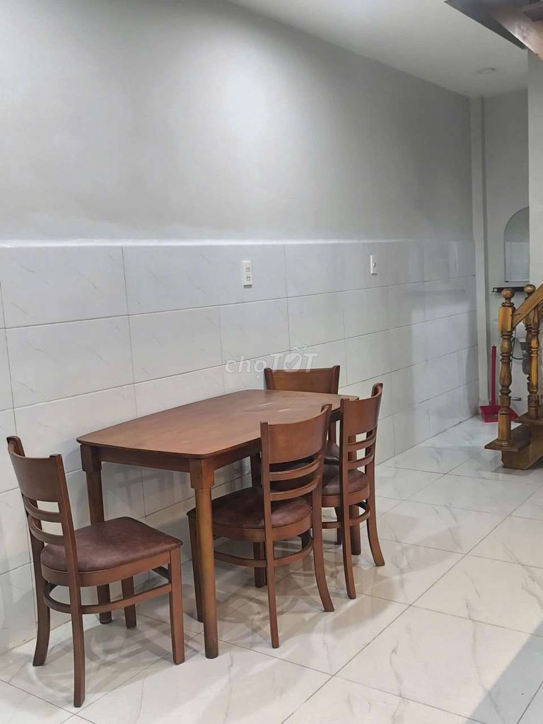 Rent the entire building 20 yards of Hoàng Diệu.
