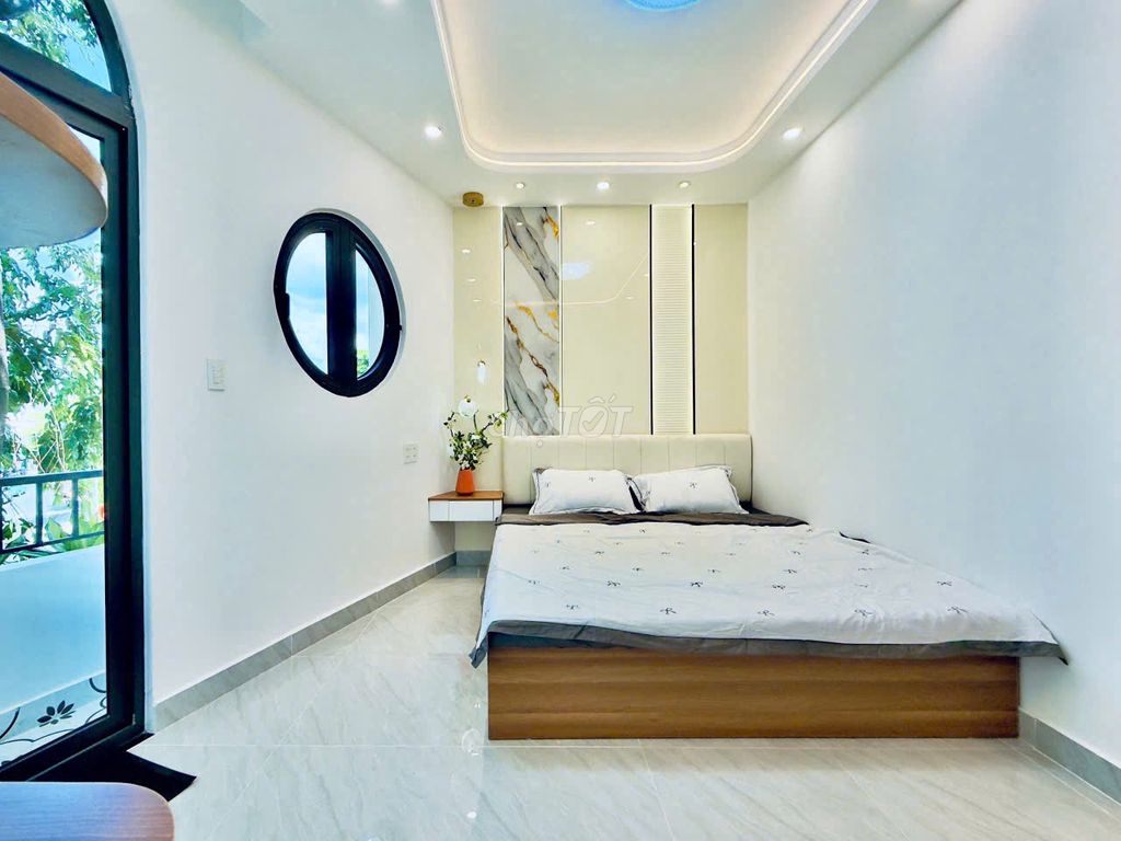 Rents 1054 Trường Sa, District 3 – 4 stories, full interior - 30 million