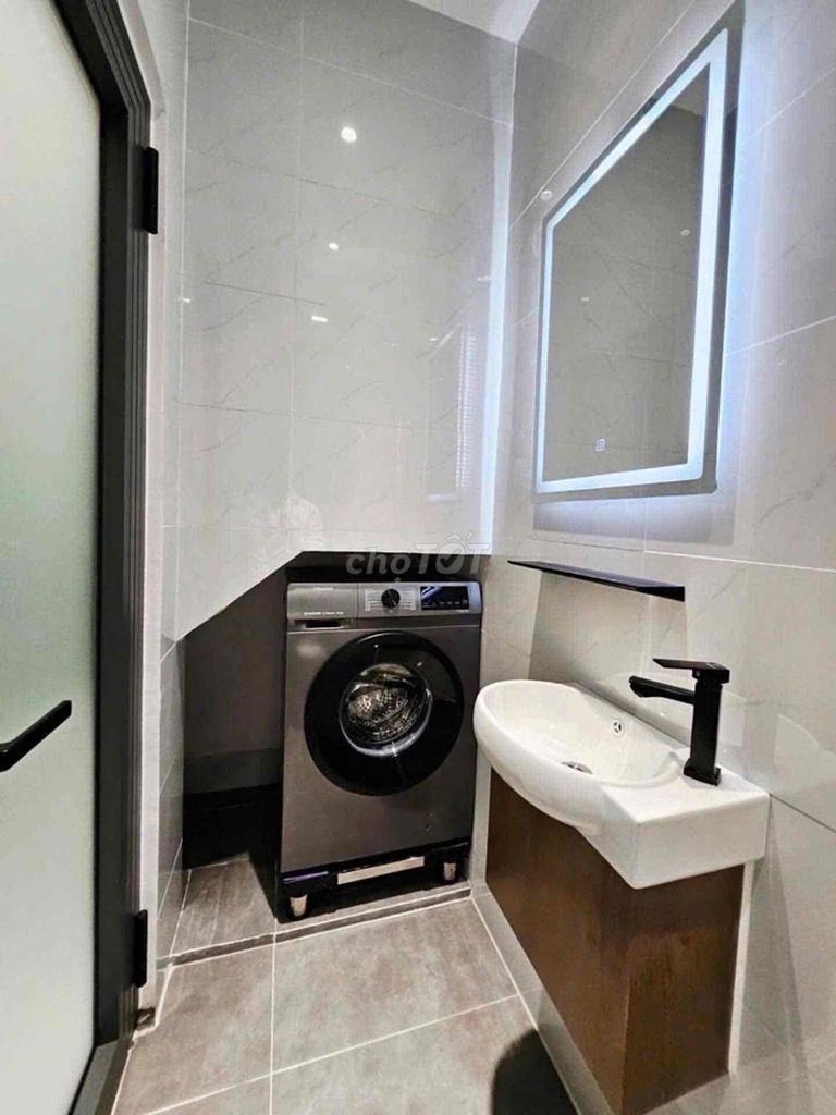 Rentment House - Full interior