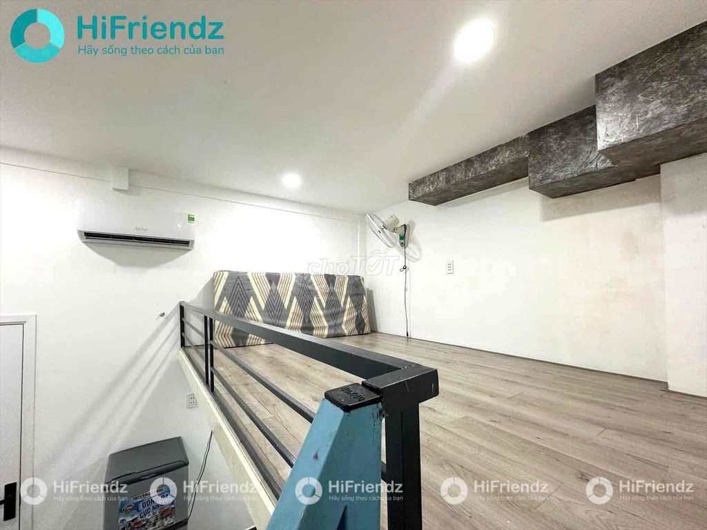 Rent a full interior - sky window five P rides from college