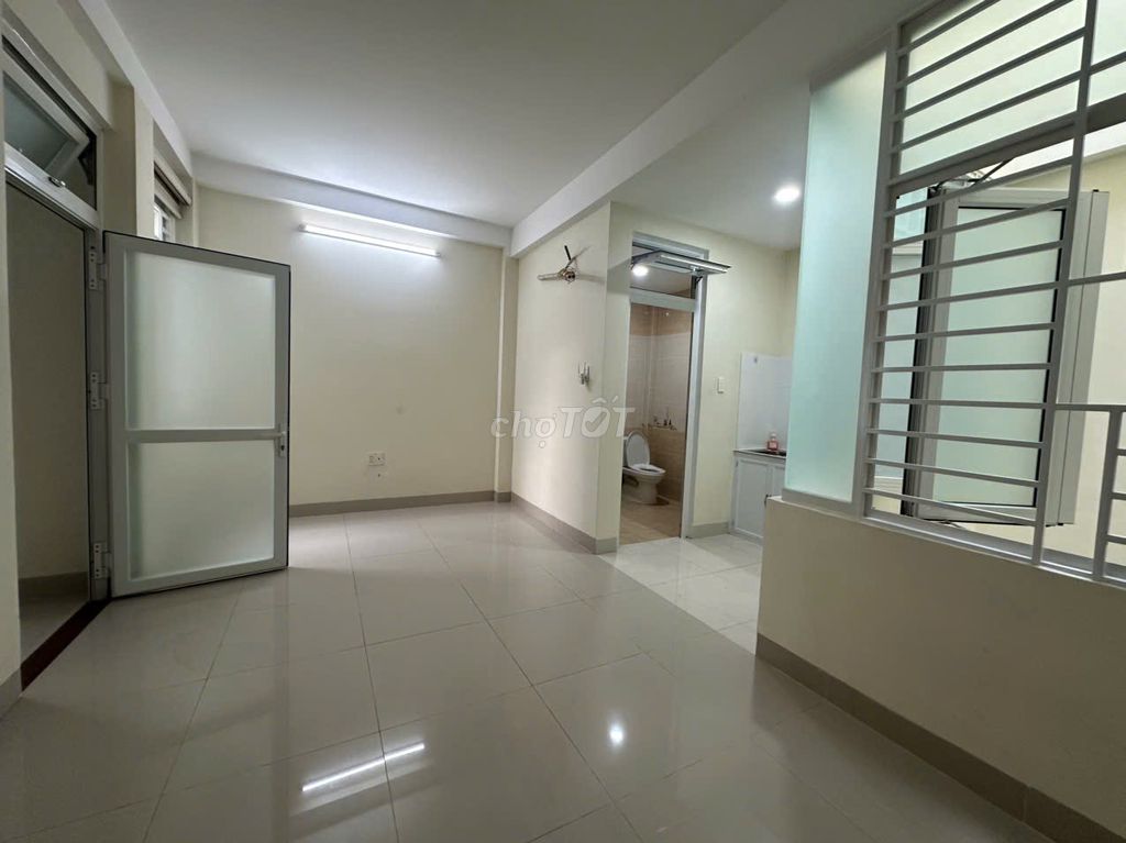 Nice motel-- fresh air-- security-- near Gò Vấp Park.