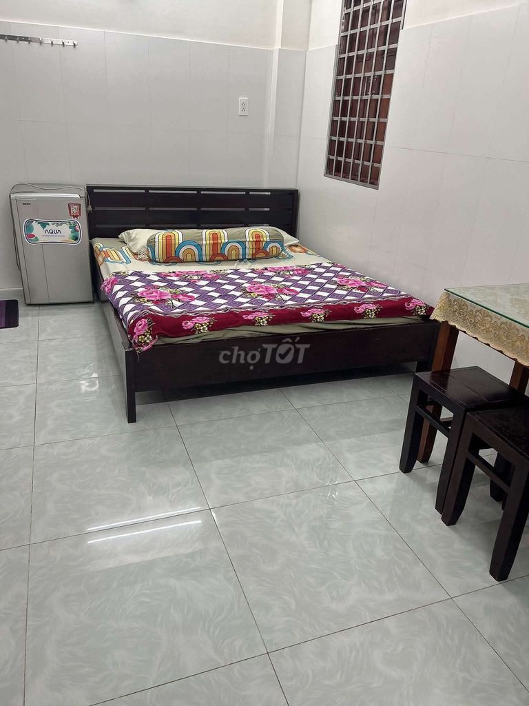 Room Full Seven. Five million a month. 20 meters2. At Kadc Himm Lam. P Tân Hưng. District 7