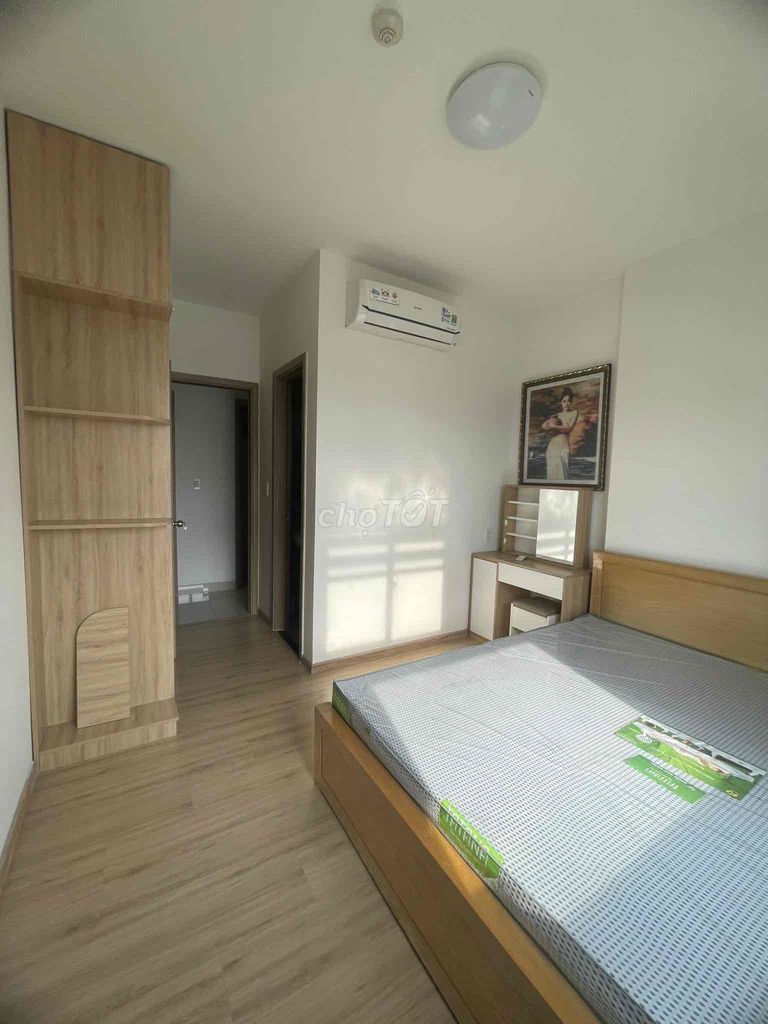 Rent the Citisoho apartment. Two bedrooms. Two full-on toilets. Seven million a month.
