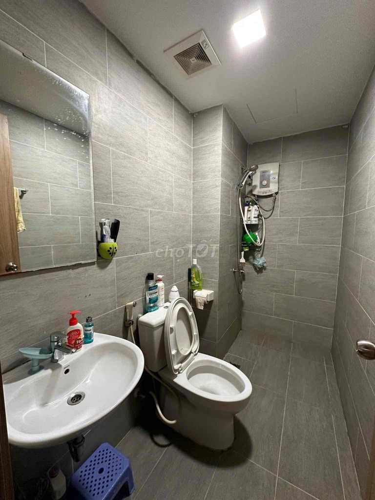 Rent the Citisoho apartment. Two bedrooms. Two full-on toilets. Seven million a month.