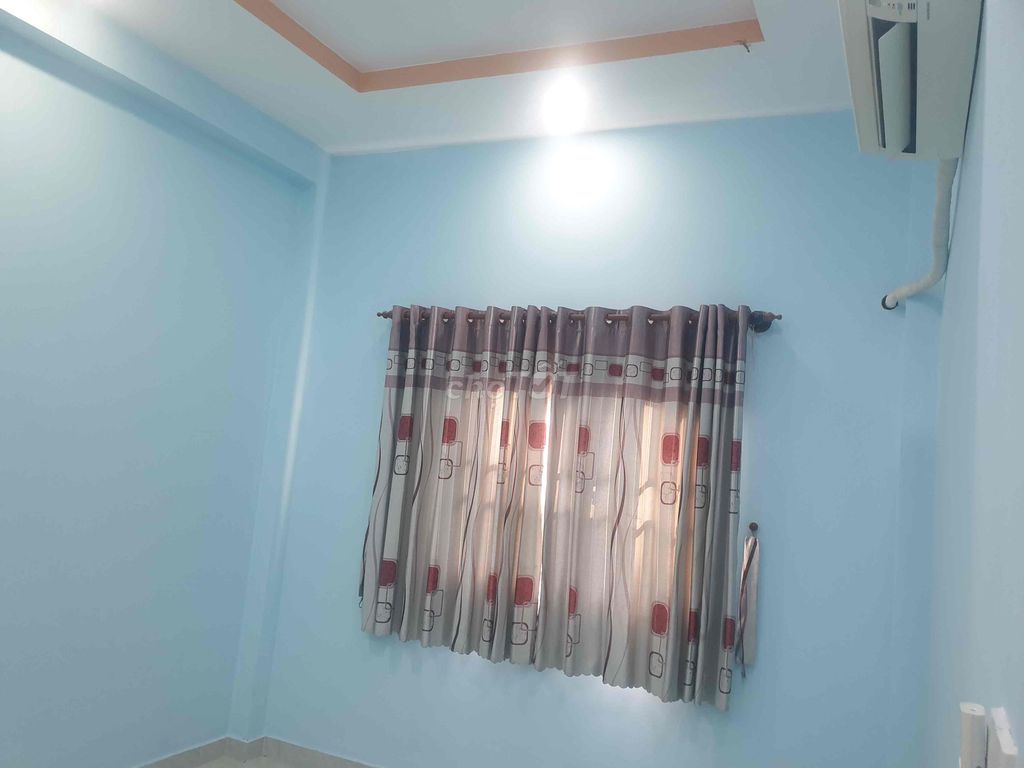 Rent the entire apartment. 1 st floor. 102 Lã Xuân Oai. 9th.