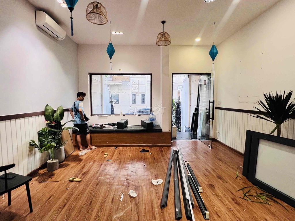 Rent a house with a city hall with a hillland parks Gò Vấp–1 vault + 4 stories.