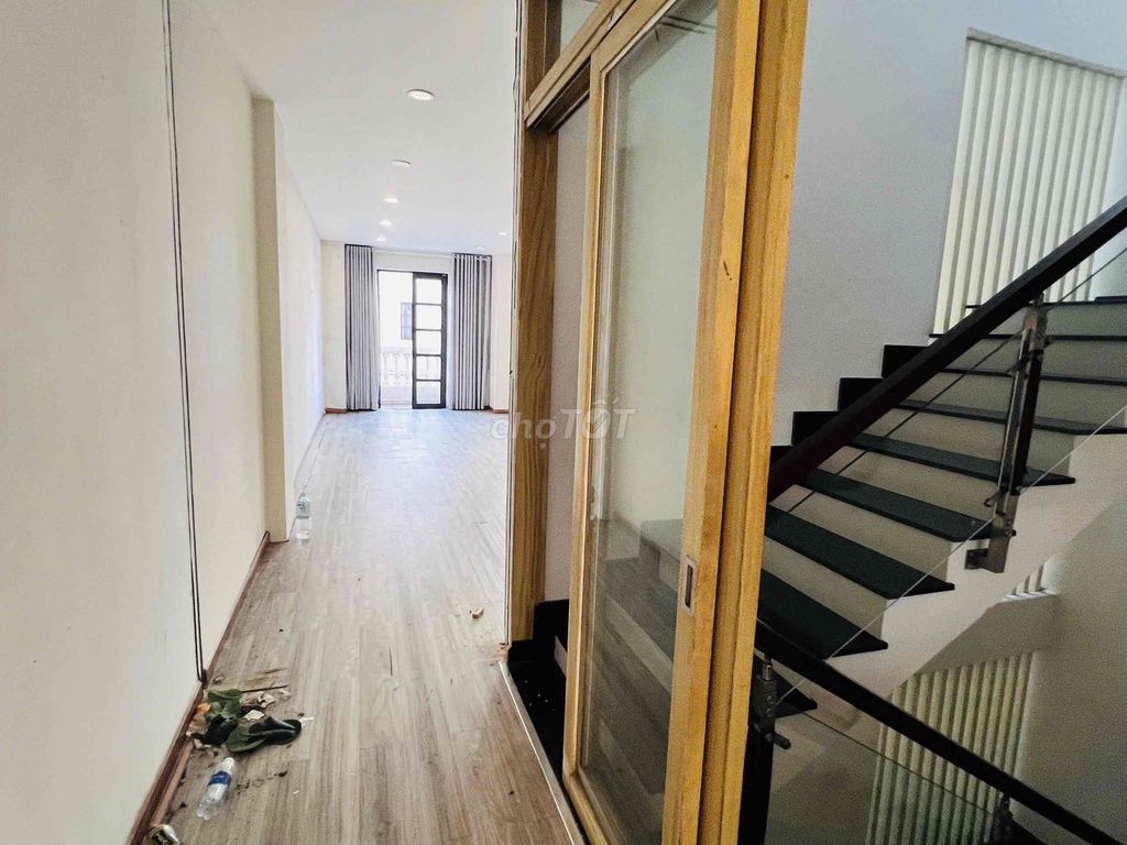 Rent a house with a city hall with a hillland parks Gò Vấp–1 vault + 4 stories.