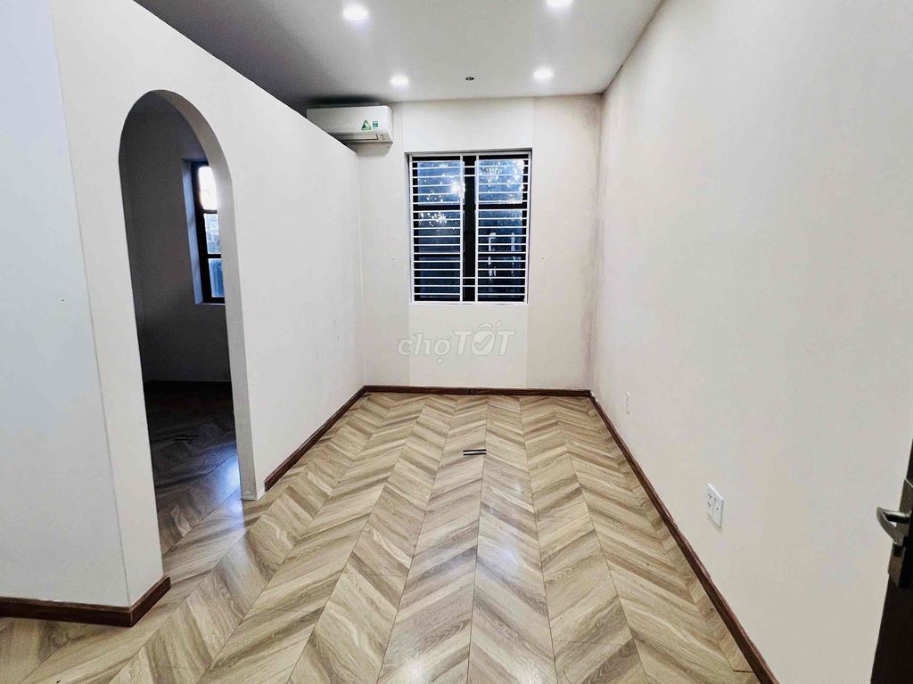 Rent a house with a city hall with a hillland parks Gò Vấp–1 vault + 4 stories.