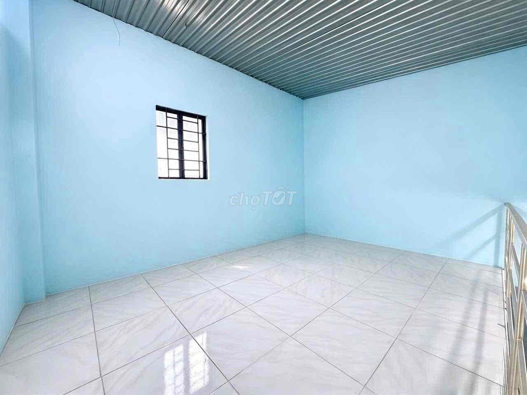 We'll rent the ground room right now. Nguyễn Oanh. Only 3 million.