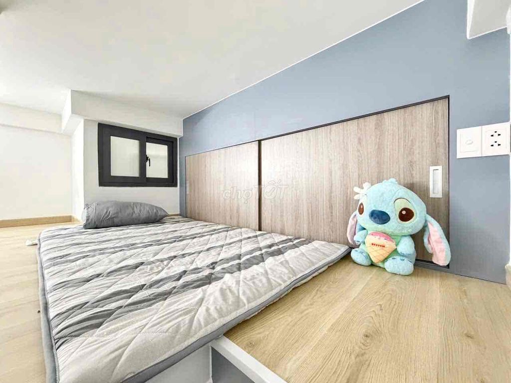 District 12 B.C., real room.