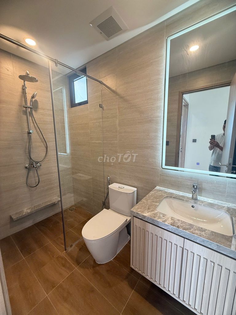 essensia sky 2 bedroom 81 M only 14 million a month sees the house at 24 hours call Jiang