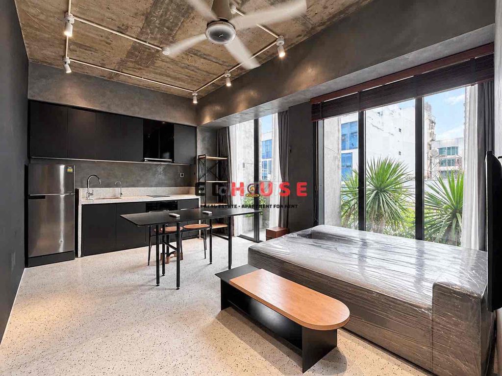 A hyper. A bedroom. A balcony.