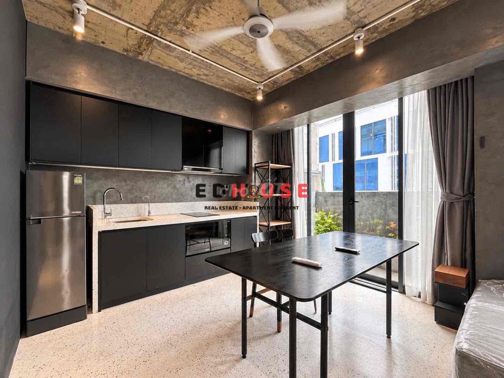 A hyper. A bedroom. A balcony.