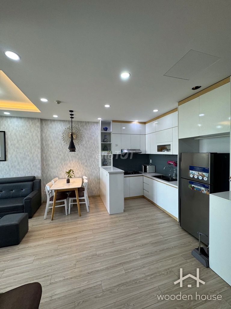 Scenic Valley 2 bedroom 1 .5 million