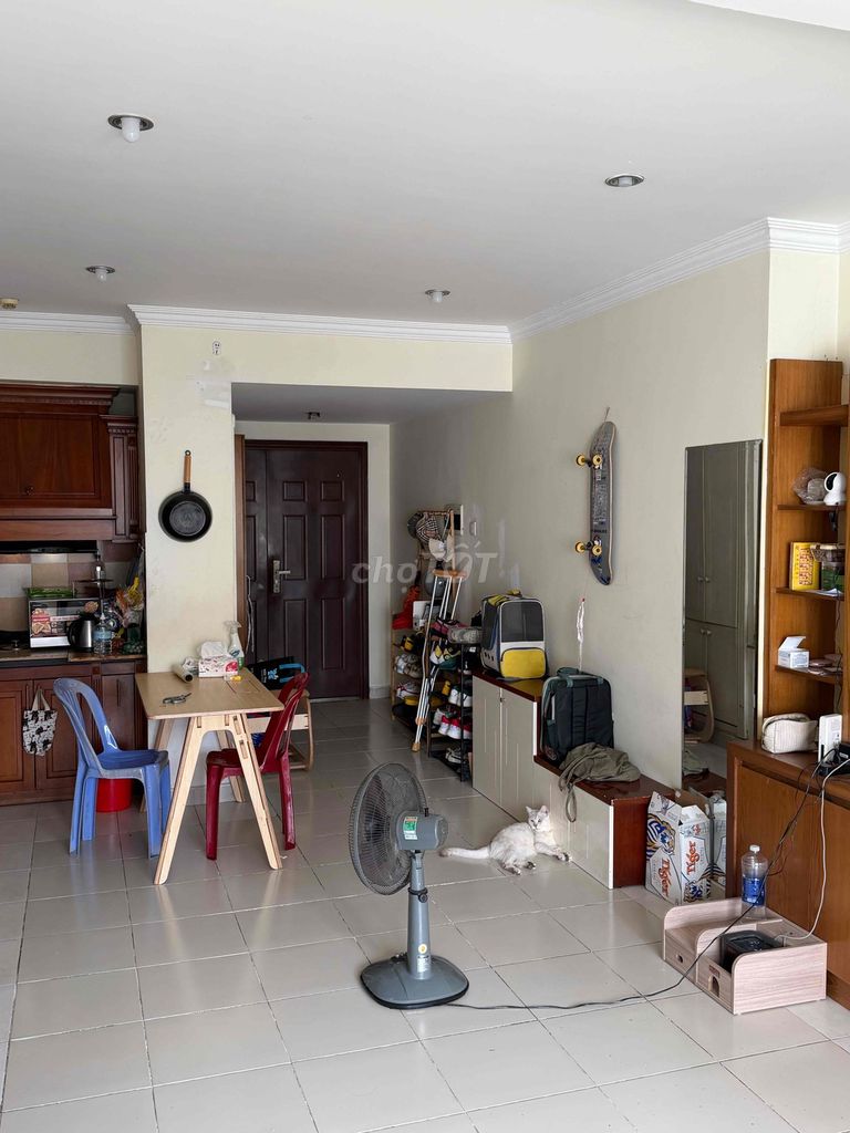 Rent a two-room apartment. Two toilets.