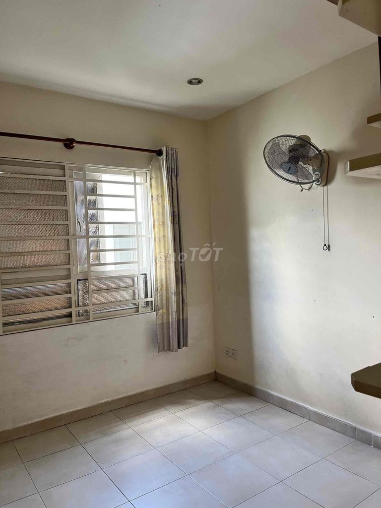 Rent a two-room apartment. Two toilets.