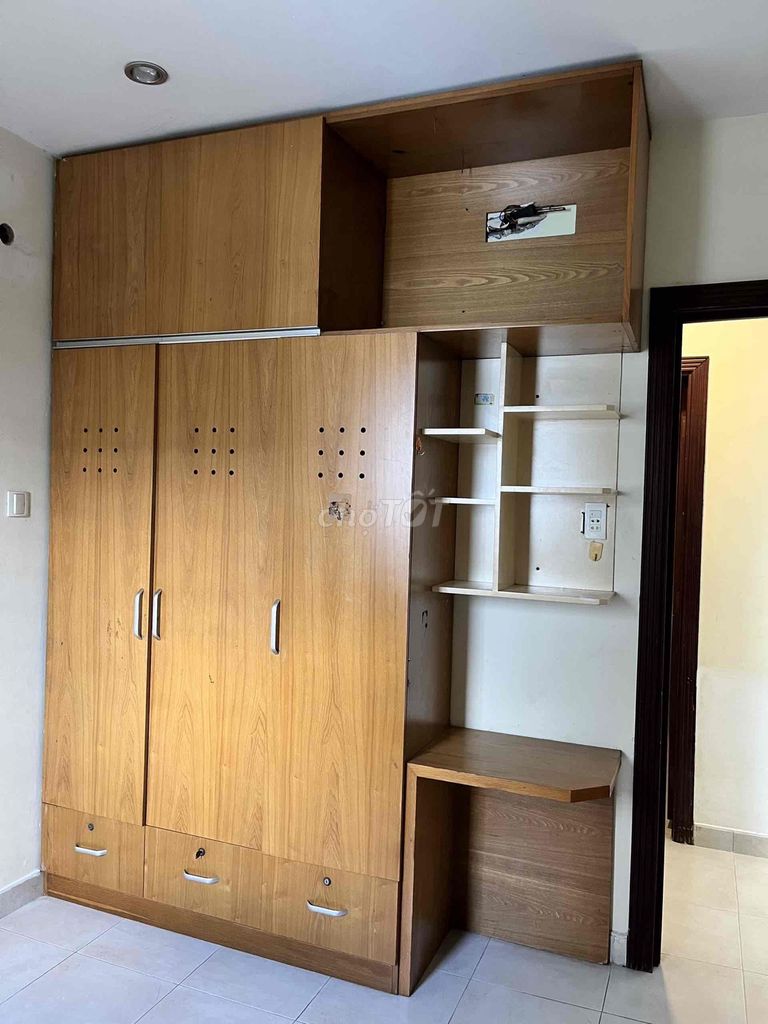 Rent a two-room apartment. Two toilets.