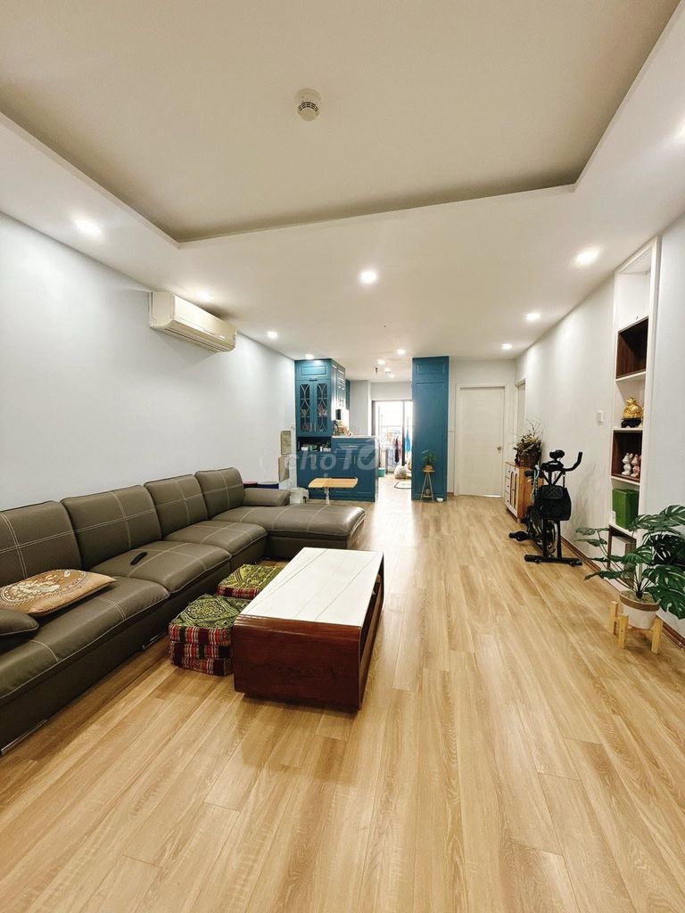 Rent C/c senior Park Legend, Hoàng Văn Thụ - 3 bedrooms rent 18 million a month