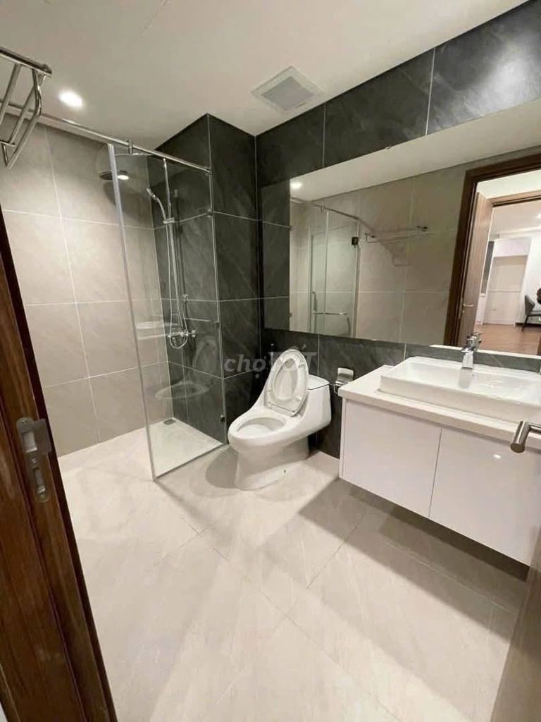 Rent C/c senior Park Legend, Hoàng Văn Thụ - 3 bedrooms rent 18 million a month