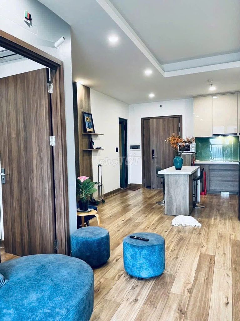 Rent Opal SaiGon Pearl 76 meters of furniture 2 bedrooms that cost 19.5 million a month.