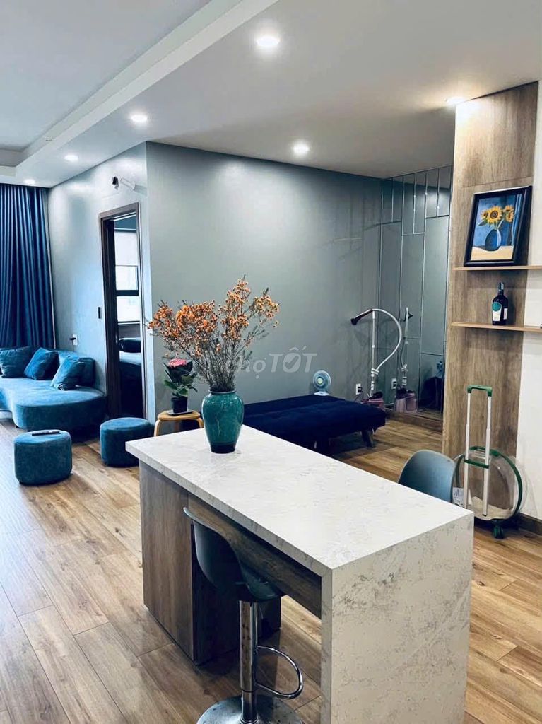 Rent Opal SaiGon Pearl 76 meters of furniture 2 bedrooms that cost 19.5 million a month.