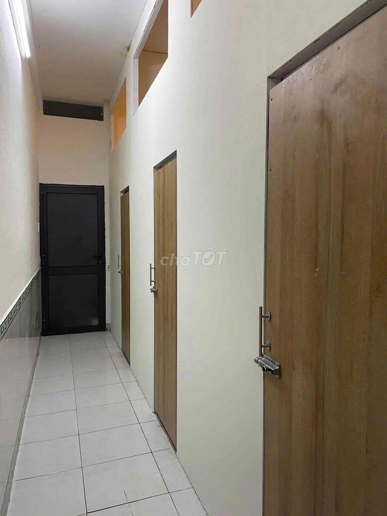Dorm a private Tân Bình, however many expenses, doors locked, can stand.
