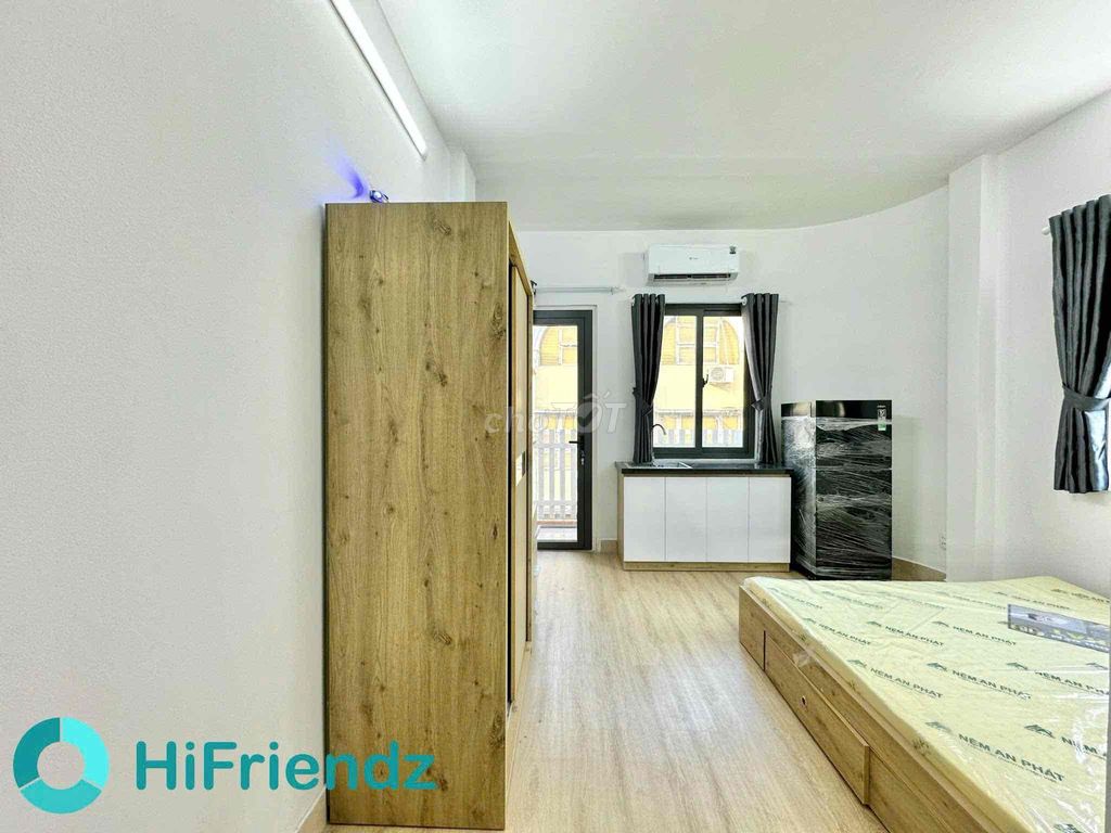 Rent a big window balcony full interior right in the heart of District 1