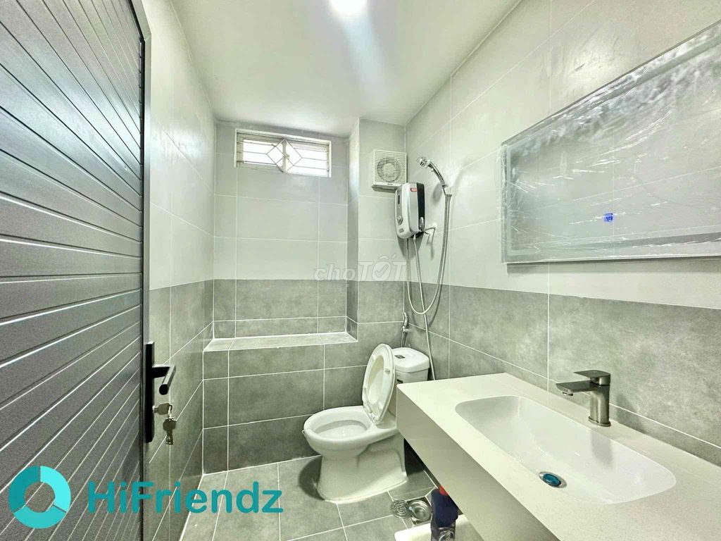Rent a big window balcony full interior right in the heart of District 1