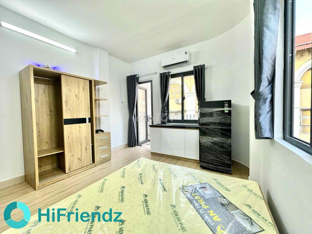 Rent a big window balcony full interior right in the heart of District 1
