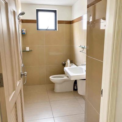 Three bedrooms, two toilets fun.