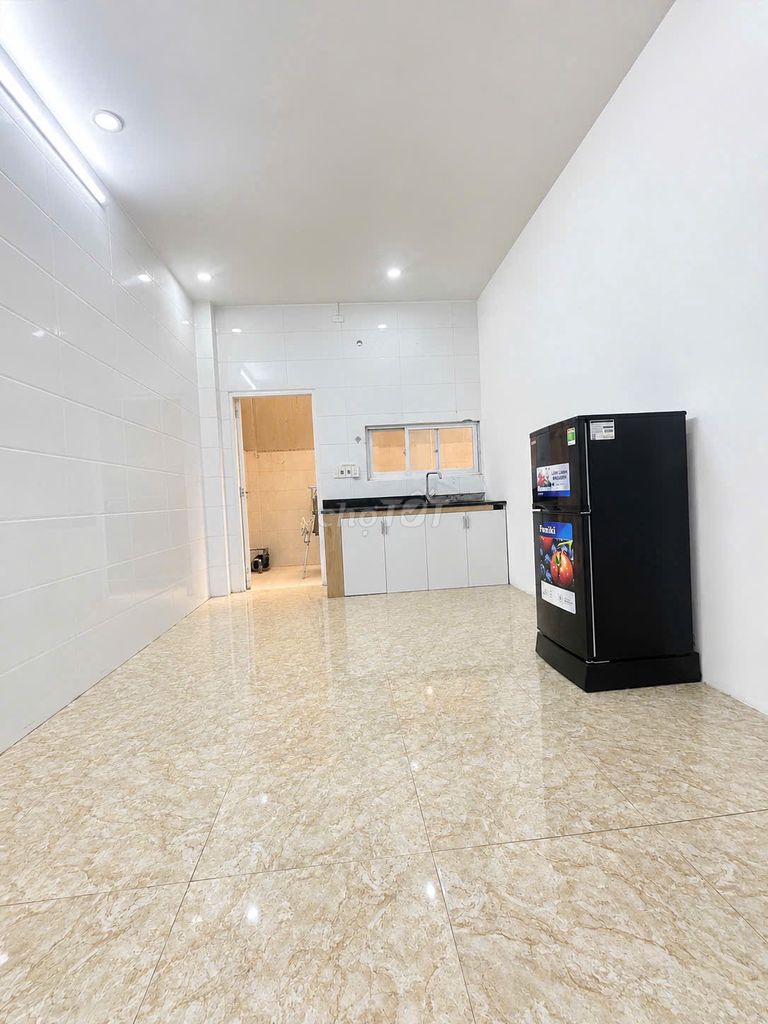 The apartment is 50 meters wide near VlU.