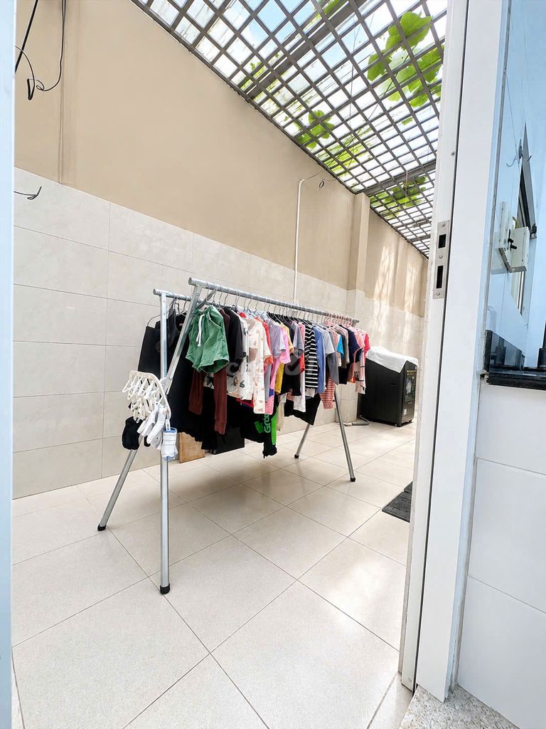 The apartment is 50 meters wide near VlU.