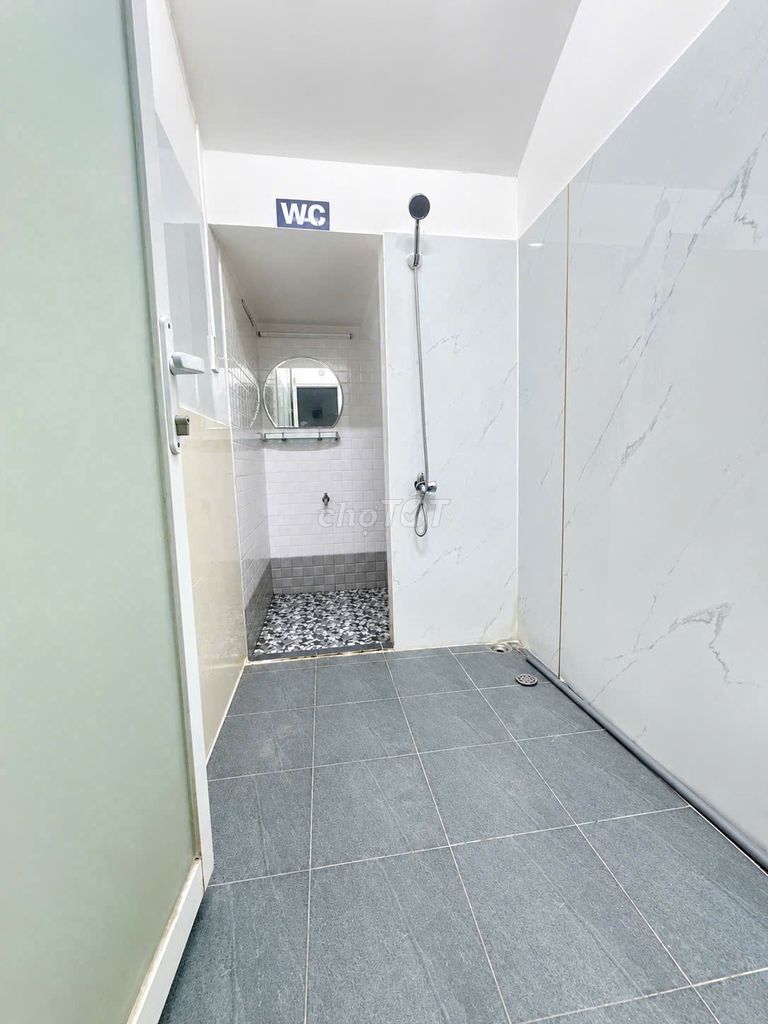 The apartment is 50 meters wide near VlU.