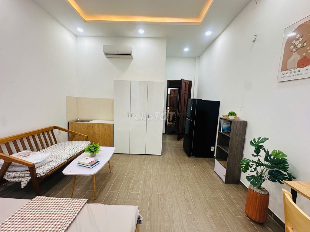 Opens the studio apartment 30 M2 balcony comfortable near Phạm Văn Bạch