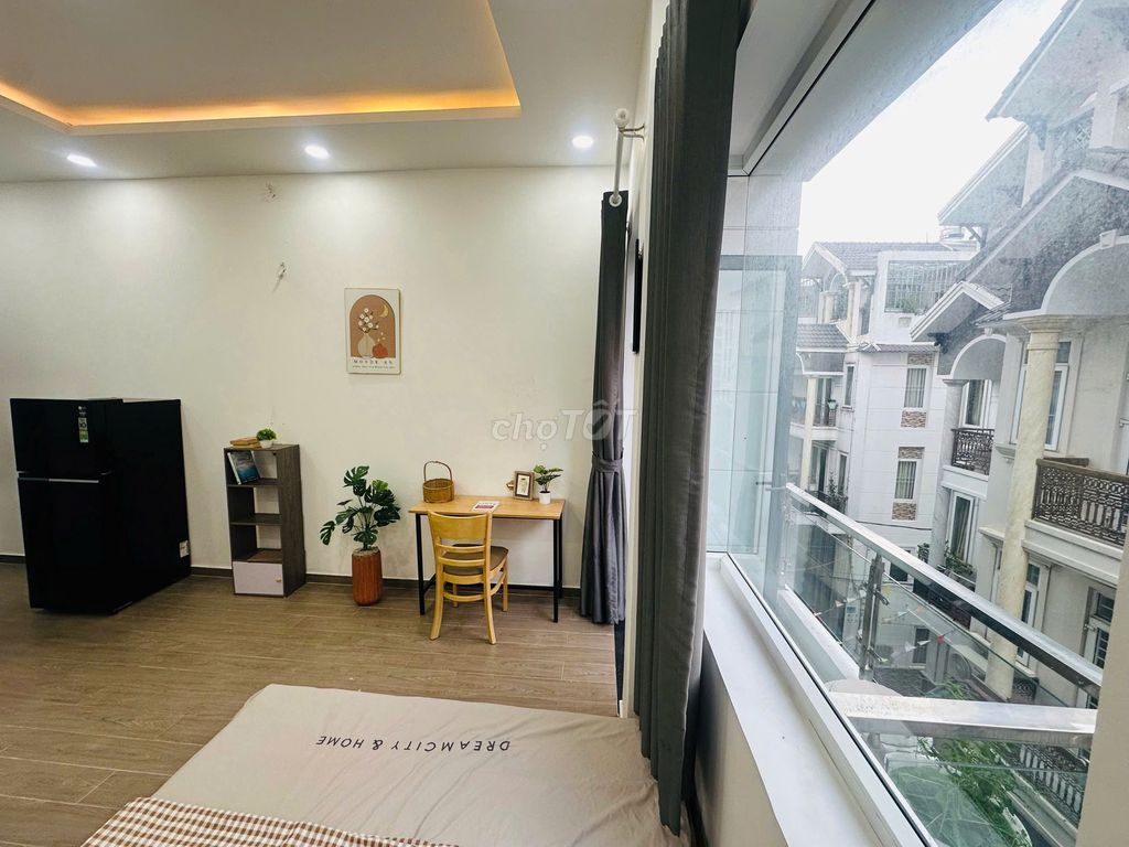Opens the studio apartment 30 M2 balcony comfortable near Phạm Văn Bạch