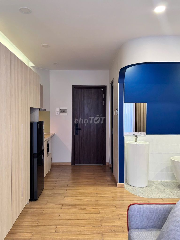 Rent a high-end high-level balcony house in the district of 1.