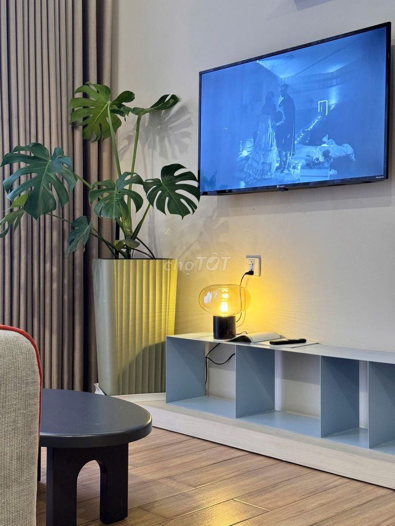 Rent a high-end high-level balcony house in the district of 1.